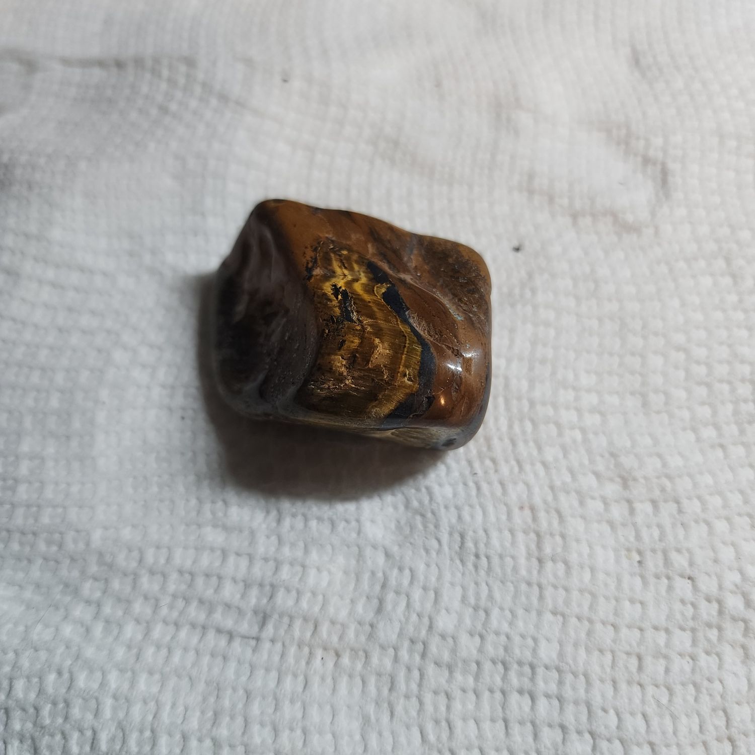 Tiger&#39;s eye palm stone