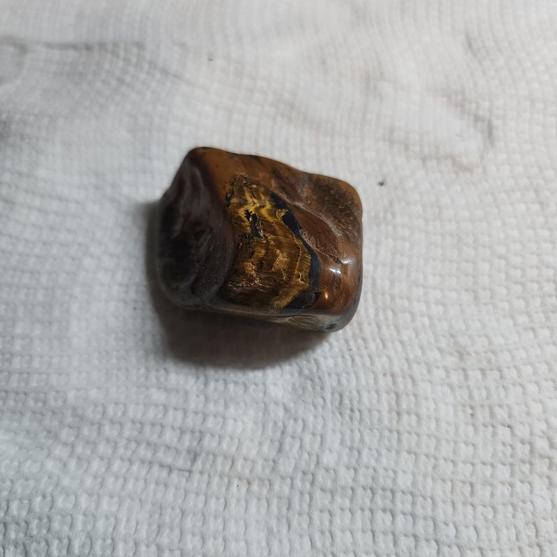 Tiger&#39;s eye palm stone