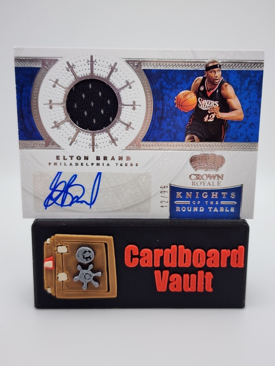 2021-22 Crown Royale Knights At The Round Table Elton Brand Patch Auto #KRA-EBT Blue 42/99
