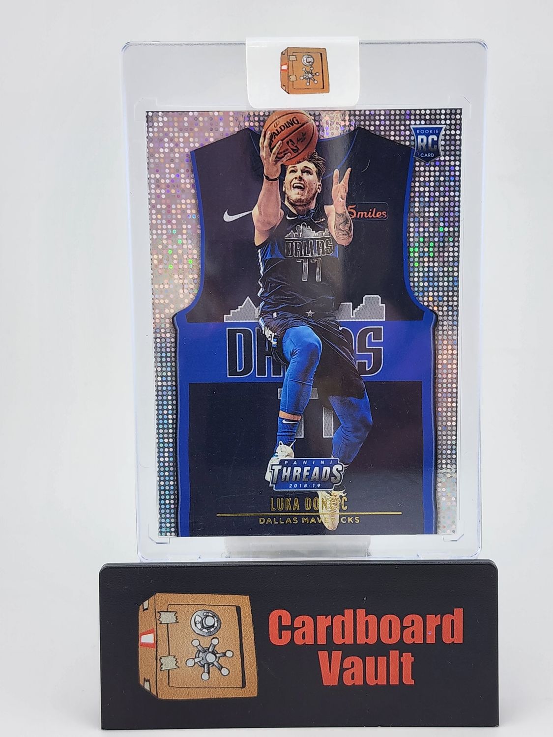 2018-19 Panini Threads Luka Doncic #181