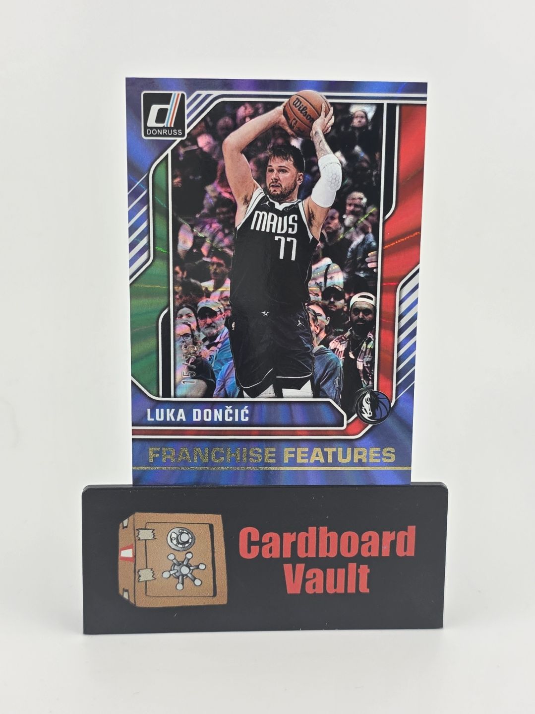 2024-25 Donruss Luka Doncic Franchise Features #17 Holo Red Green Laser 15/75