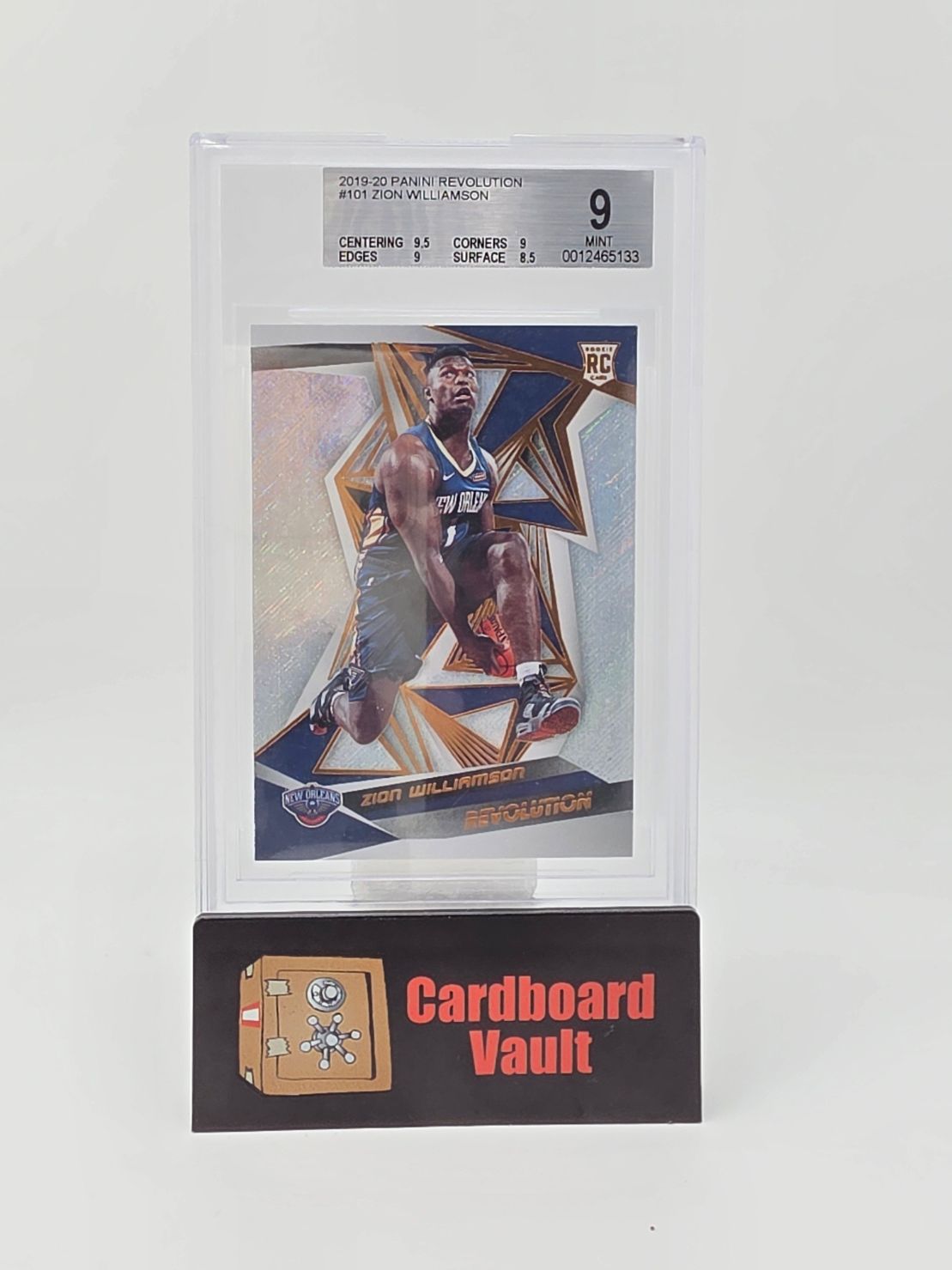 2019-20 Panini Revolution Zion Williamson #101 Beckett 9 0012465133