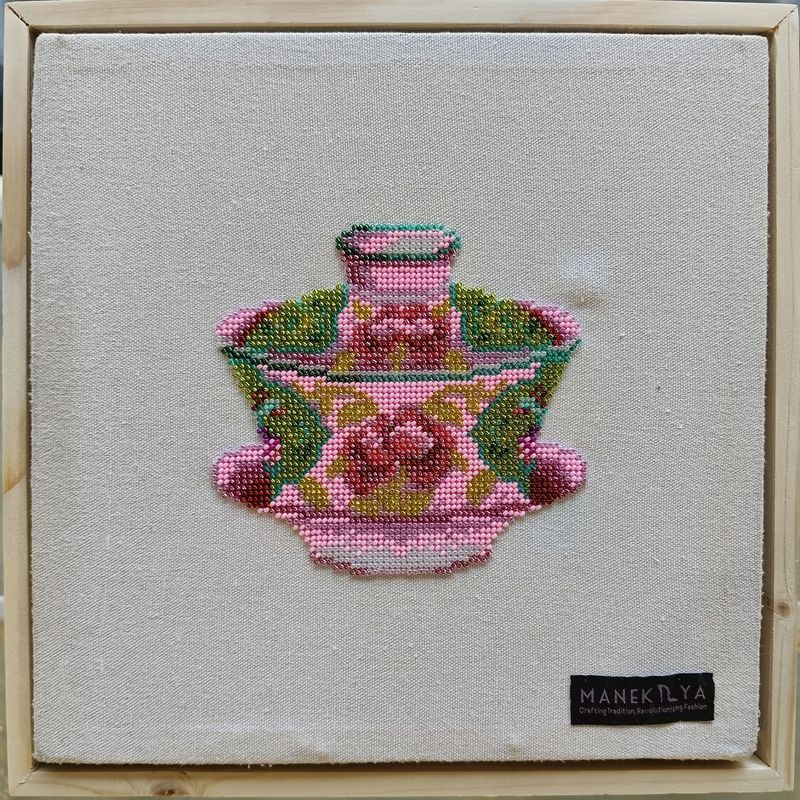 Art: Nyonya Cangkir