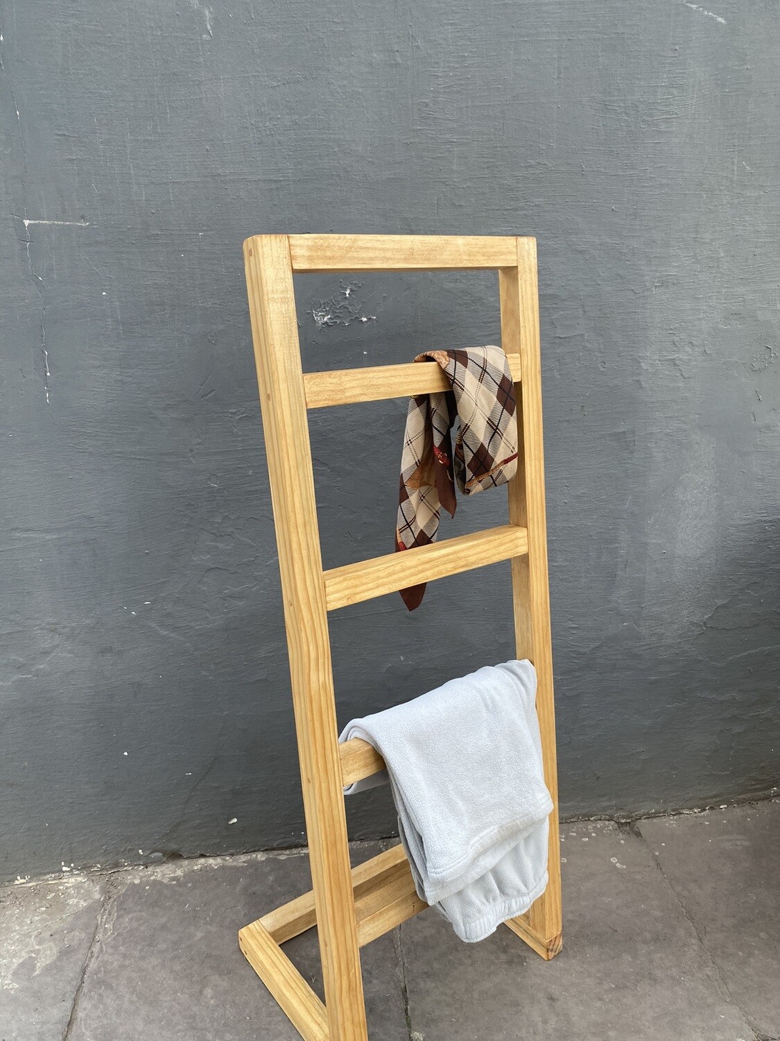 PERCHERO DESPOJADOR DE ROPA