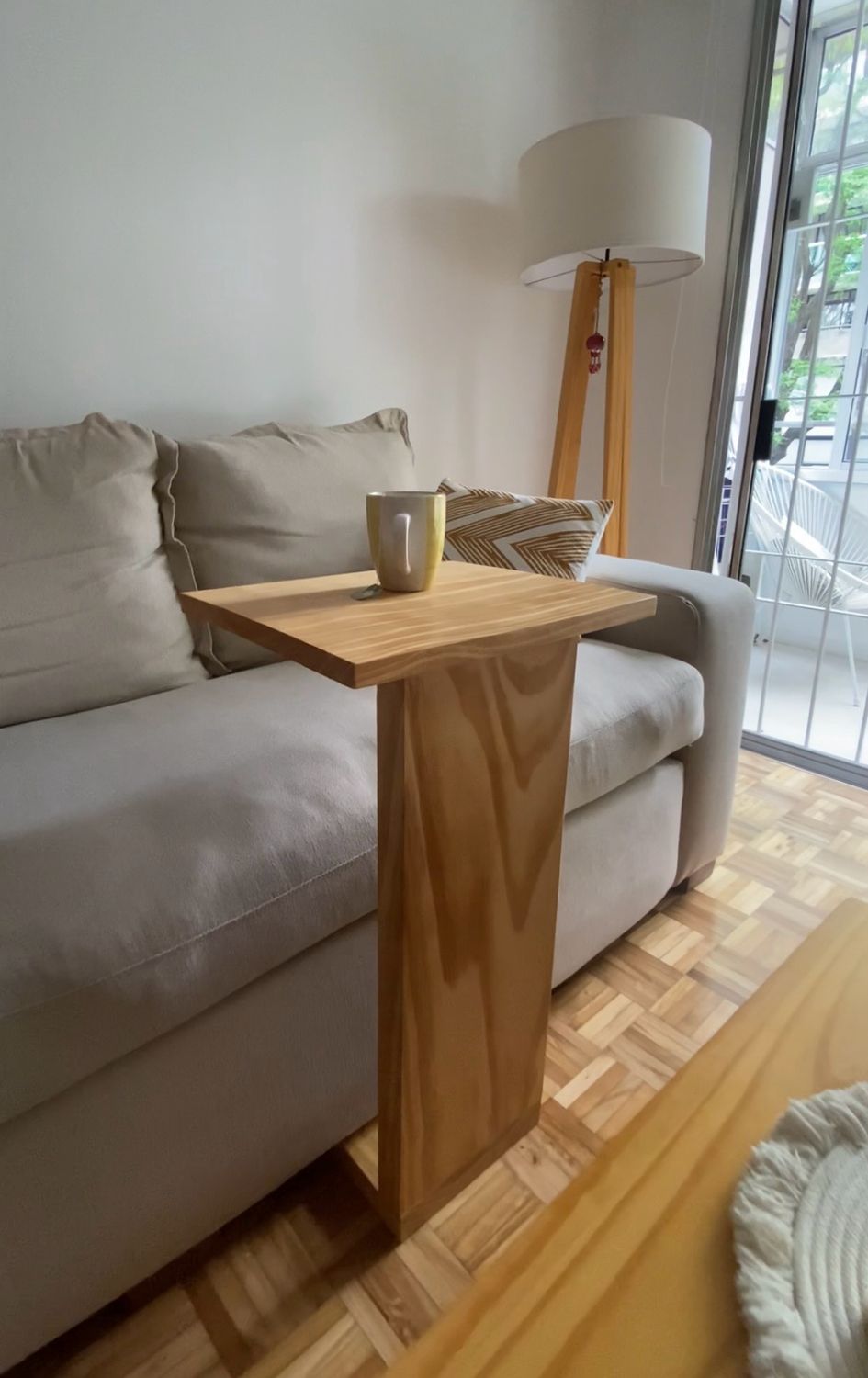 MESA DE ARRIME CHILLPARA SILLÓN