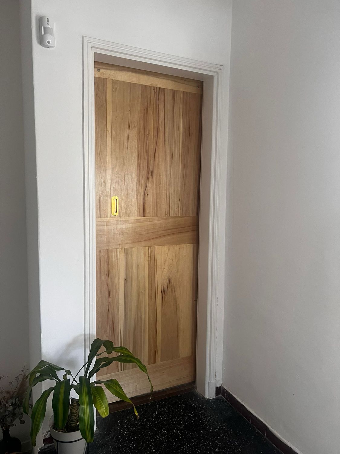 PUERTA CORREDIZA MODELO CALDAS