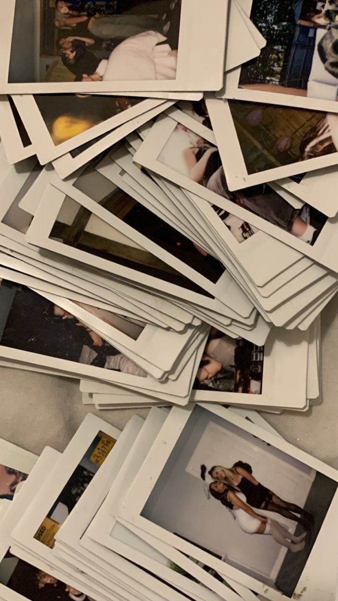 ESTANTES POLAROID
