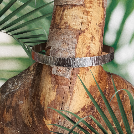 Pulsera Plana martelé plata vieja,  8 mm