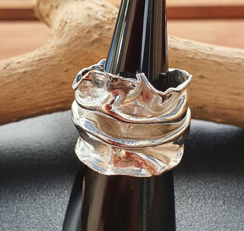 Anillo abierto, acabado brillo plata 925