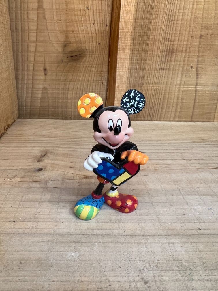 Mickey Mouse With Heart – Mini Figurine