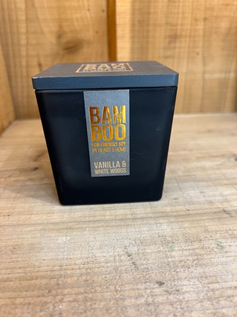 Vanilla & White Woods – Large Candle (210g)
