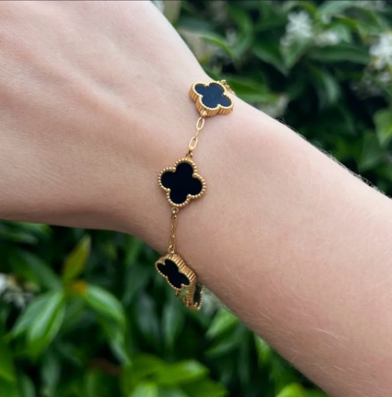 Black Four Leaf Clover Bracelet - 18K Gold Plated