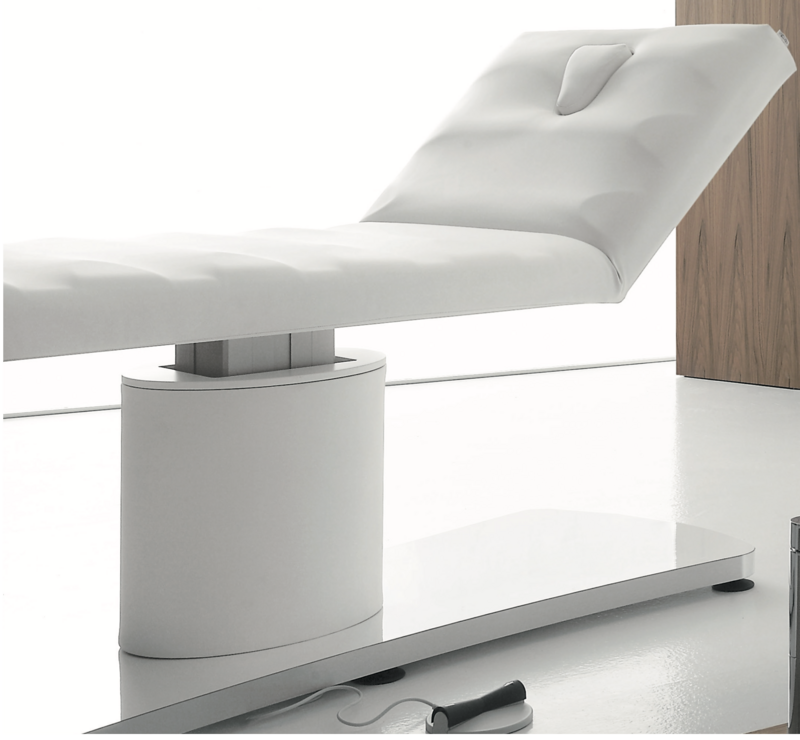 BLUE FARM | Vismara. E-Motion 2.0. Single column massage bed with adjustable height and backrest