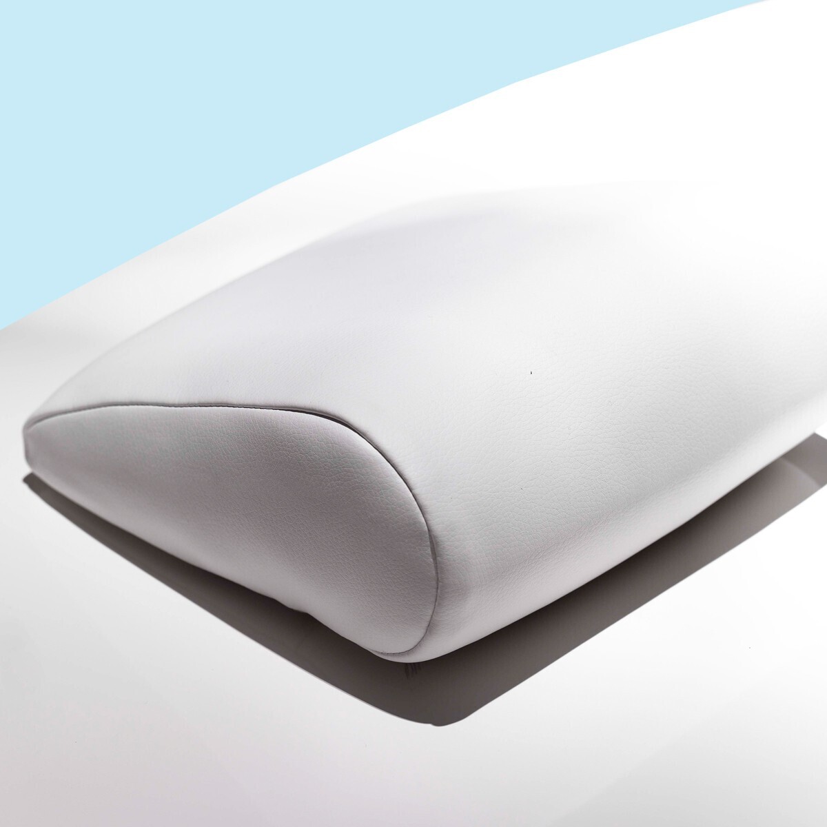 BLUE FARM | Vismara. Nail hand rest cushion in white skai