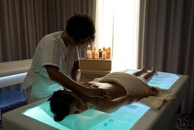 Tables for beauty and wellness
