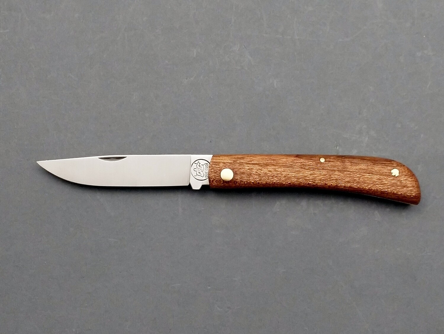 BLUE FARM | Due Buoi Knives. Pocket mahogany knife