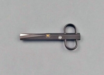 BLUE FARM | Due Buoi knives. Ceramic cutting scissors cm. 13.3