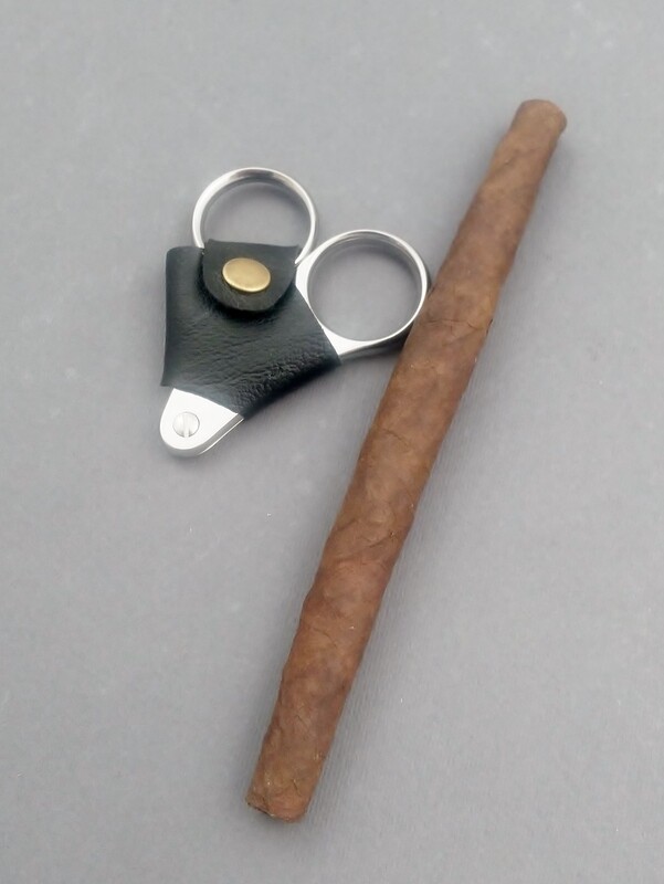 BLUE FARM | Due Buoi knives. Taglia sigari inox da tasca forgiato