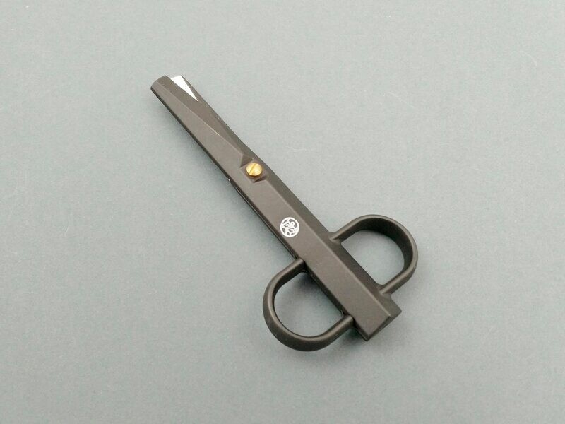 BLUE FARM | Due Buoi knives. Forbice alluminio con tagliente ceramica 13.3 cm