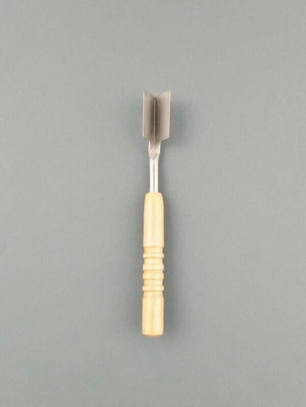 BLUE FARM | Due Buoi knives. 7151. Chisel for ice with forged shaped blade