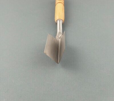 BLUE FARM | Due Buoi knives. 7151. Chisel for ice with forged shaped blade