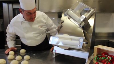 KALINDRA | FAMA. Pizza rolling machine for pizzas up to 40 cm