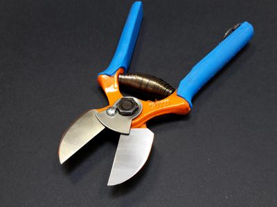 BLUE FARM | DBA. Forged orchard shears with double blade DB 132/20 in stainless steel and carbon
