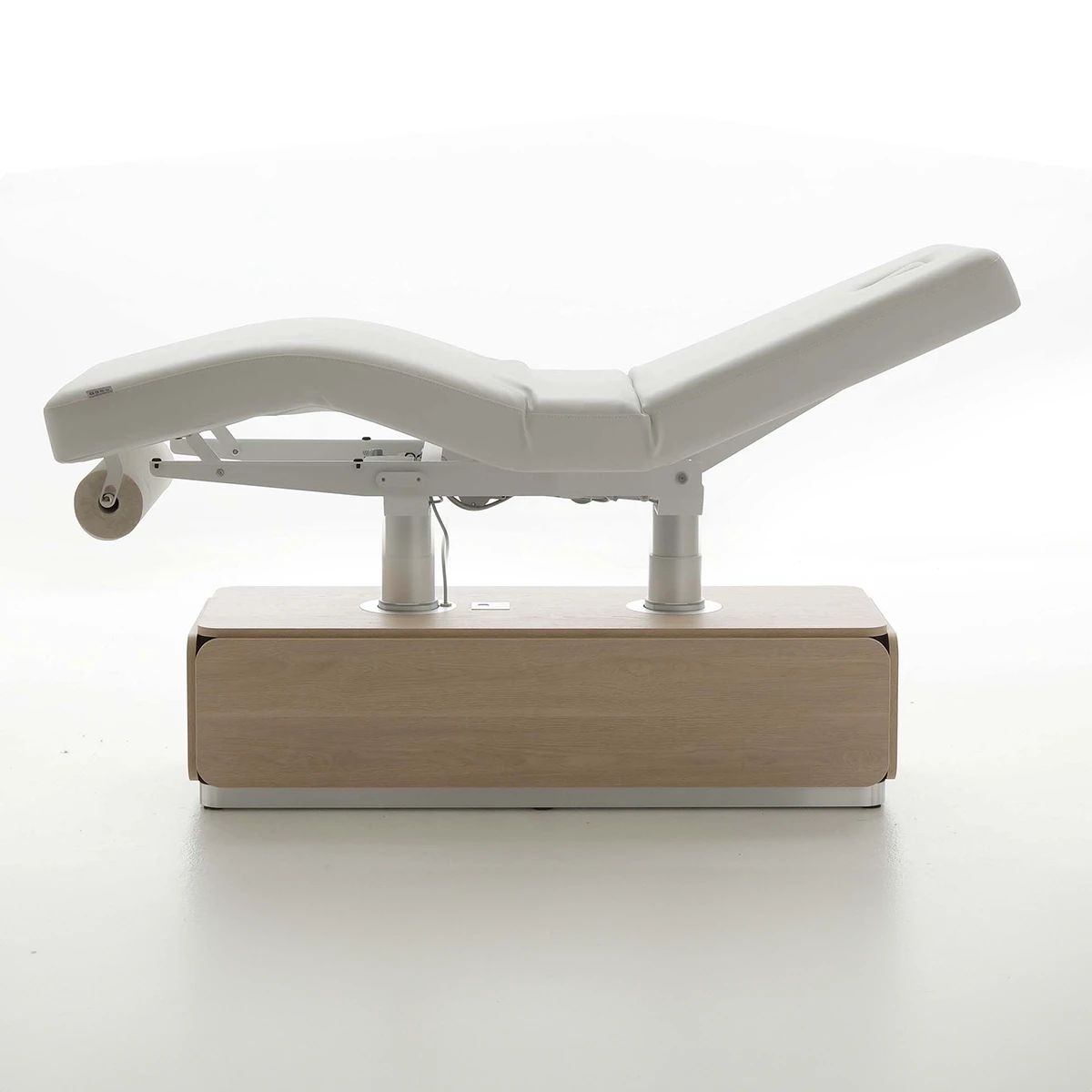 BLUE FARM | Vismara. Nat Evo Plus. Electric double column massage table