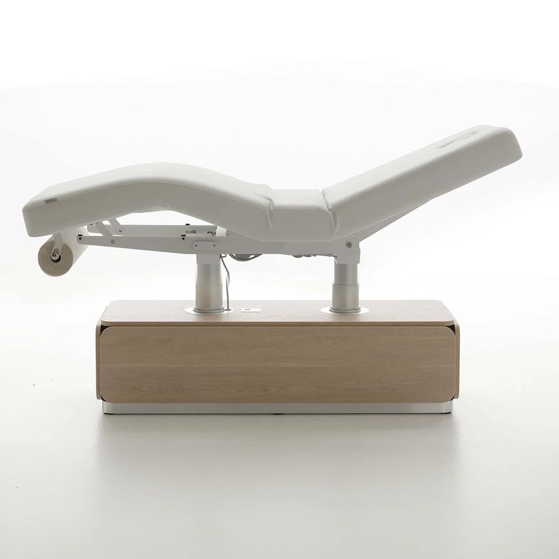 BLUE FARM | Vismara. Nat Evo Plus. Electric double column massage table