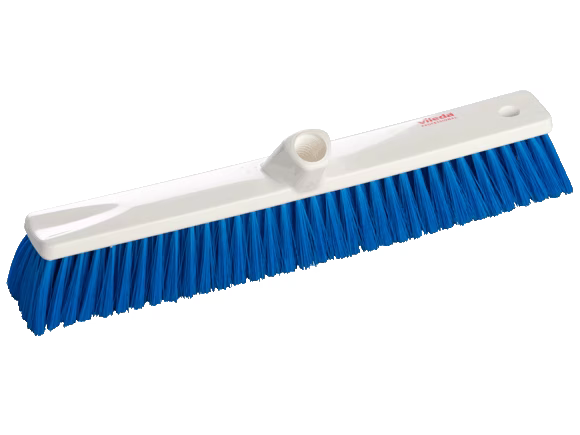 BLUE FARM | Vileda Professional. Escoba Superior: fibras suaves y fuertes. Disponible en 30cm y 50cm.