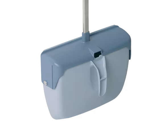 BLUE FARM | Vileda Professional. Closed long handle shovel