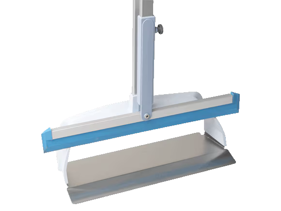 BLUE FARM | Vileda Professional. Long handle open shovel for bag. Stainless steel base