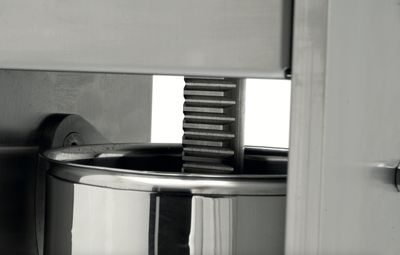 KALINDRA | FAMA. Vertical stuffing machines L series in stainless steel with 7 and 14 liters capacity