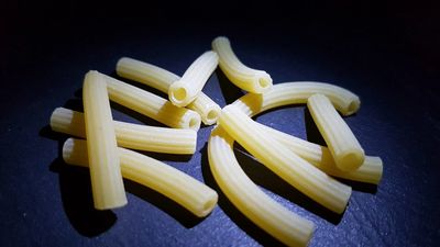 KALINDRA | Lo Conte. Long Ribbed Tubetti Pasta. 500 gr / 17.64 oz