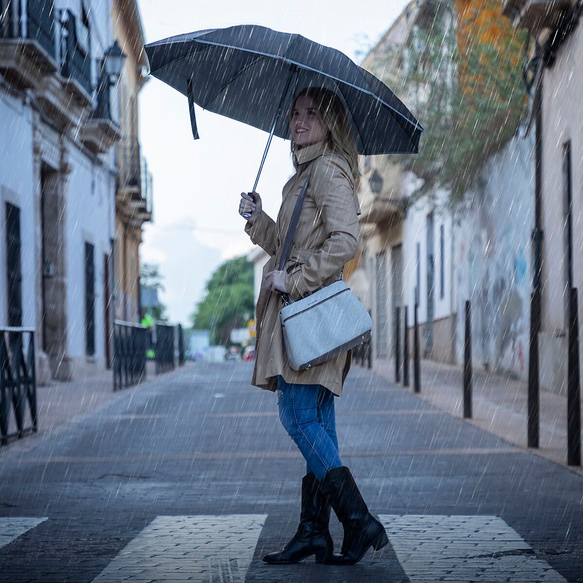 KALINDRA | BB. Folding Inverted Umbrella with LED Folbrella InnovaGoods