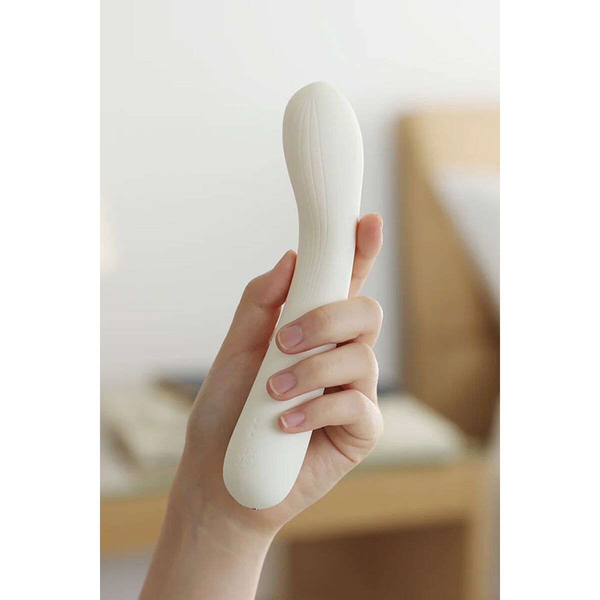 KALINDRA | BB. G-Spot Vibrator Iroha White