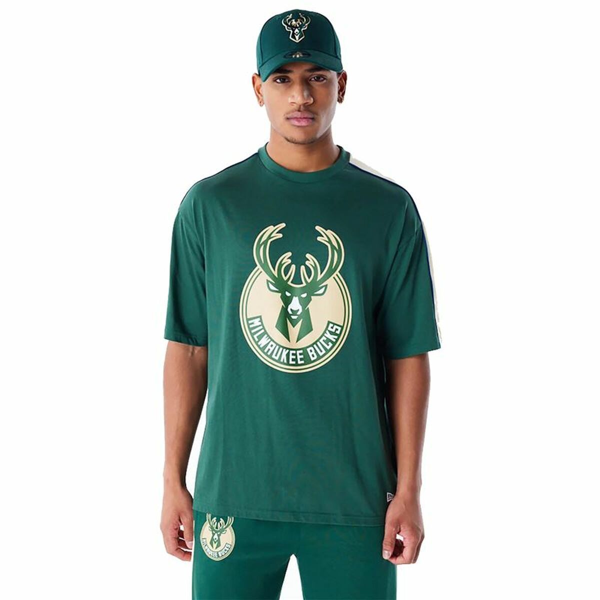 KALINDRA | BB. Men’s Short Sleeve T-Shirt New Era NBA PANEL OS Milwaukee Bucks Light Green