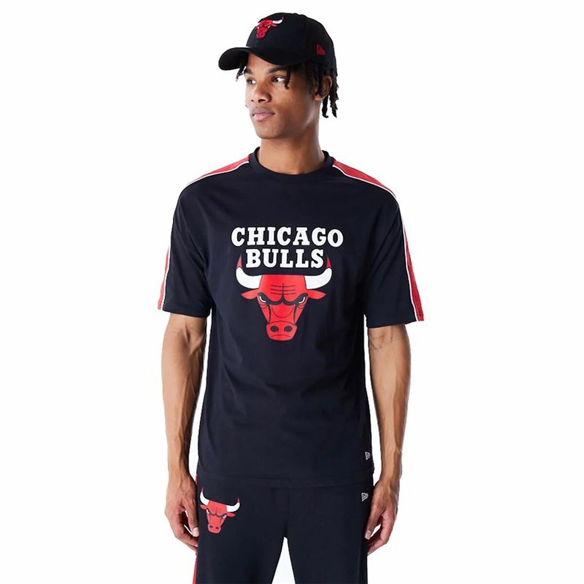 KALINDRA | BB. Men’s Short Sleeve T-Shirt New Era NBA PANEL OS Chicago Bulls Black