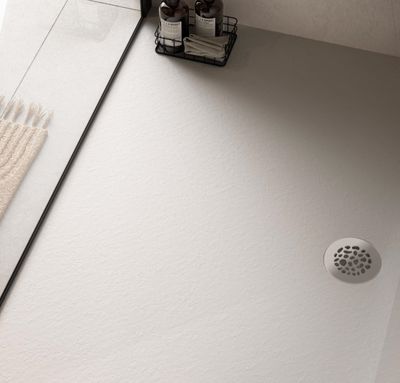 BLUELINE | Glass. Air. Shower trays in MineraLite. 3 models and 3 colors available