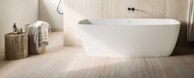 BLUELINE | Glass. Freya. Freestanding bathtub in matte white MineraLite. Dimensions: cm 171 x 78 x 53.5 h