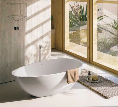BLUELINE | Glass. Chloe. Freestanding bathtub in matte white MineraLite. Dimensions: cm 167.5 x 86 x 54 h
