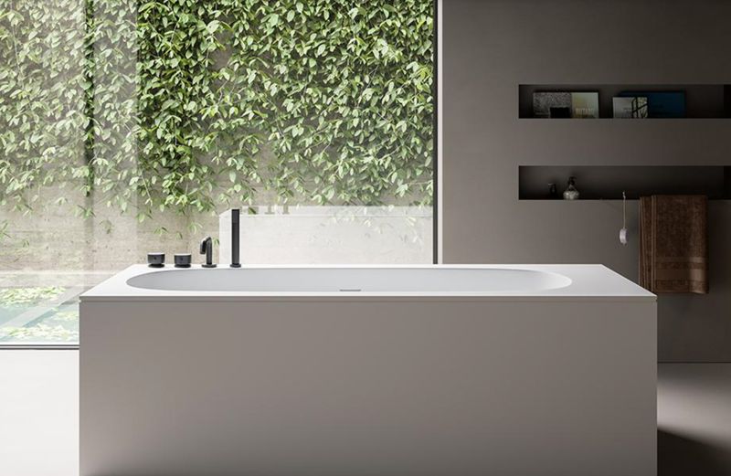 BLUELINE | Glass. Reef. Freestanding bathtub in matte white HardLite with tub and frame. 2 sizes available