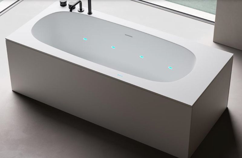 BLUELINE | Glass. Reef. Freestanding bathtub in matte white HardLite with tub and frame. 2 sizes available