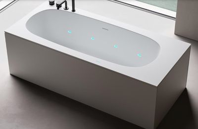 BLUELINE | Glass. Reef. Freestanding bathtub in matte white HardLite with tub and frame. 2 sizes available
