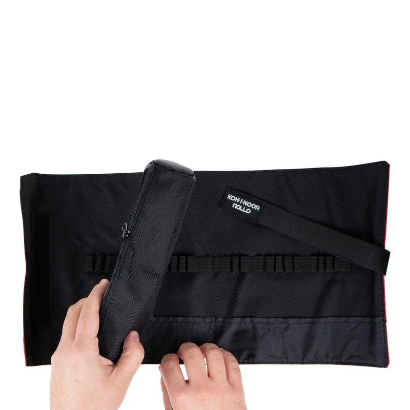 Astuccio arrotolabile Roller - con astuccio zip interno - 24 scomparti - 7,5 x 21,5 cm - tessuto - rosso - Koh.I.Noor KOH.I.NOOR