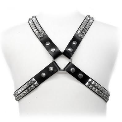LEATHER BODY - IMBRACATURA CON BORCHIE PIRAMIDALI LEATHER BODY