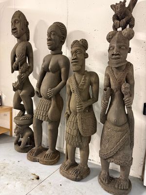 Estatuas africanas antiguas originales