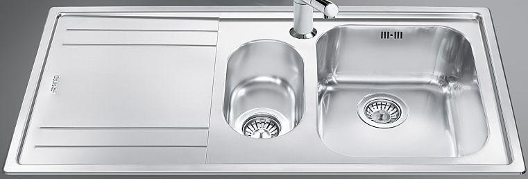 Lavello Smeg LE102S2 inox 1 + 1/2 vasca con gocciolatoio sinistro 100x50 cm. Effezeta Lavello Smeg LE102S2 inox 1 + 1/2 vasca con gocciolatoio sinistro 100x50 cm. Effezeta