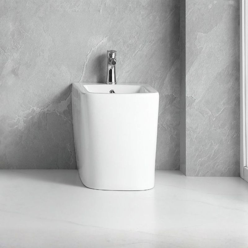 Bidet a pavimento filo muro FB54D in ceramica 54x36x42H cm bianco Effezeta Bidet a pavimento filo muro FB54D in ceramica 54x36x42H cm bianco Effezeta