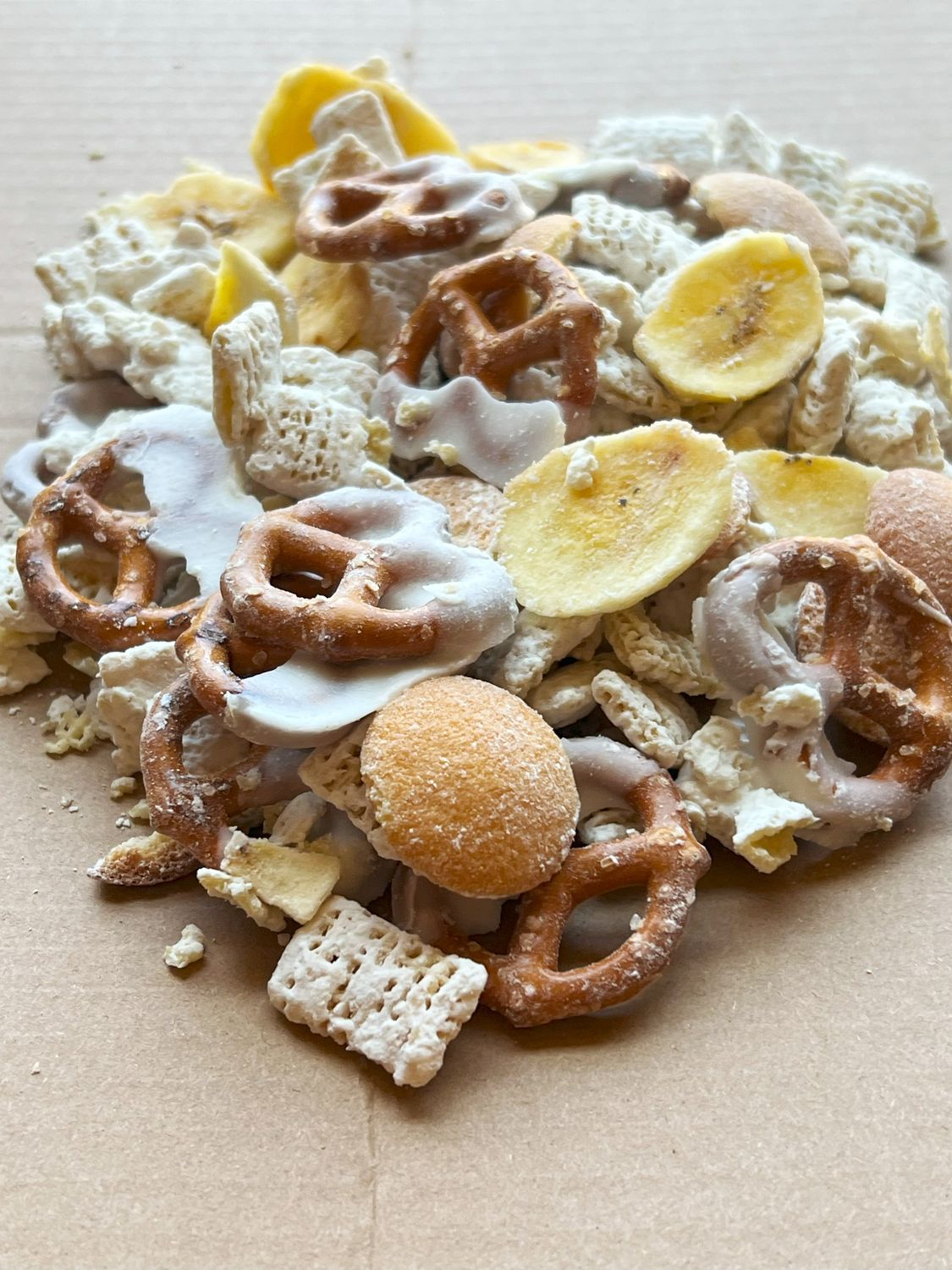 Banana Pudding Snack Mix